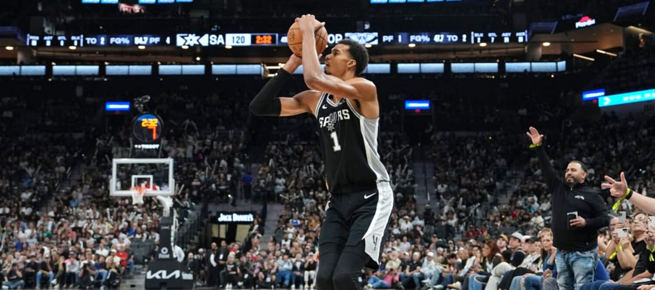 Звездный центровой «Сан-Антонио» Вембаньяма получил повреждение